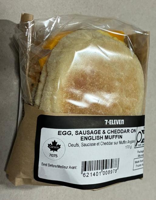 7-Eleven - Egg, Sausage &amp; Cheddar on English Muffin -  170 g - Product